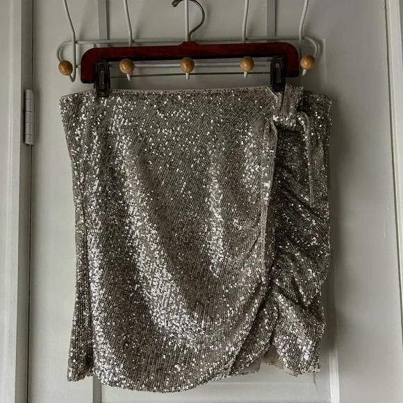 Steve Madden Sequin Mini Skirt - Picture 4 of 8